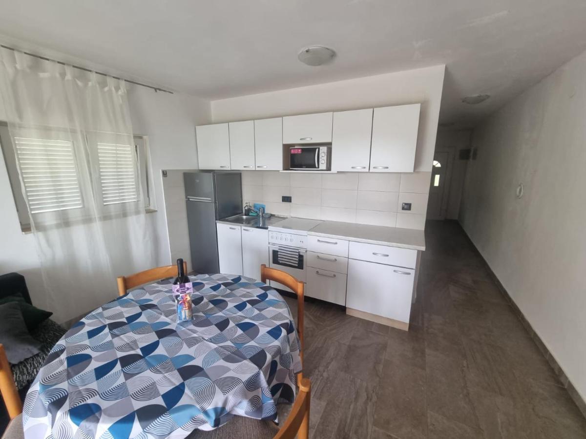 Apartmani Lucija Maslenica Bagian luar foto